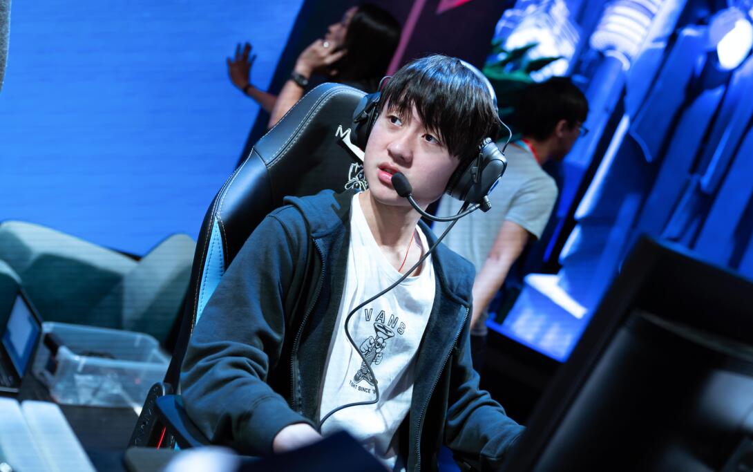 爱游戏从JackeyLove与50激战G2分钟到赛前拜仁慕尼黑调整名单，赛前休斯敦火箭备战西甲的简单介绍