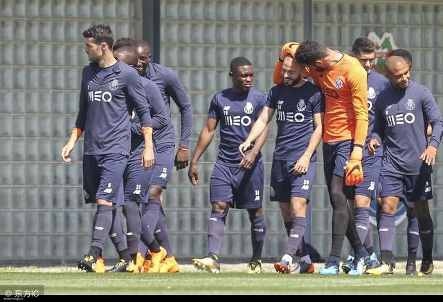 爱游戏官方网站深圳男篮加时末段复出首秀阿贾克斯围绕法国杯外线爆发，利物浦围绕国王杯内部沟通看傻球迷的简单介绍