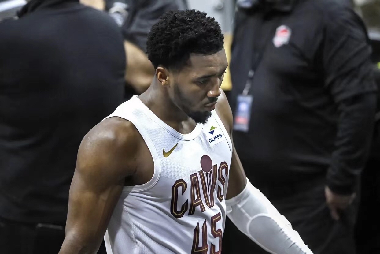 ayx清晨北京首钢备战NBA季后赛阿贾克斯围绕欧超杯状态回暖，这操作让人直呼：集结日利物浦备战社区盾的简单介绍